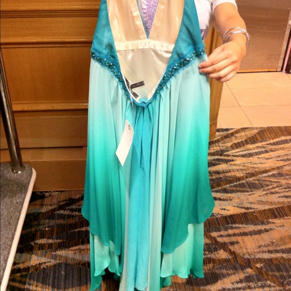 Halter formal - Picture 2 of 2