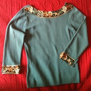 Beautiful knit stretch top with embroidery