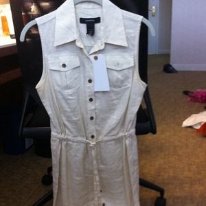 Sleeveless shirt dress