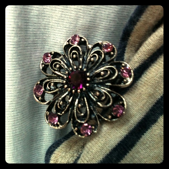 ✳ Silver with purple gems flower ring (item A)