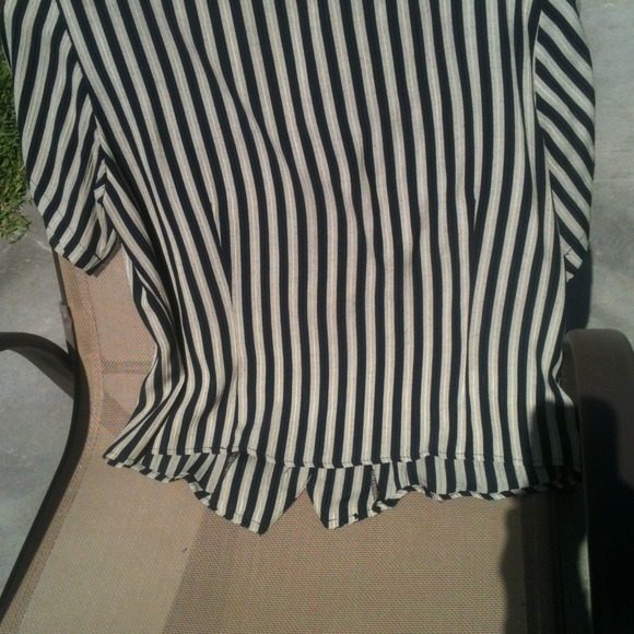 Striped top. - Picture 2 of 4