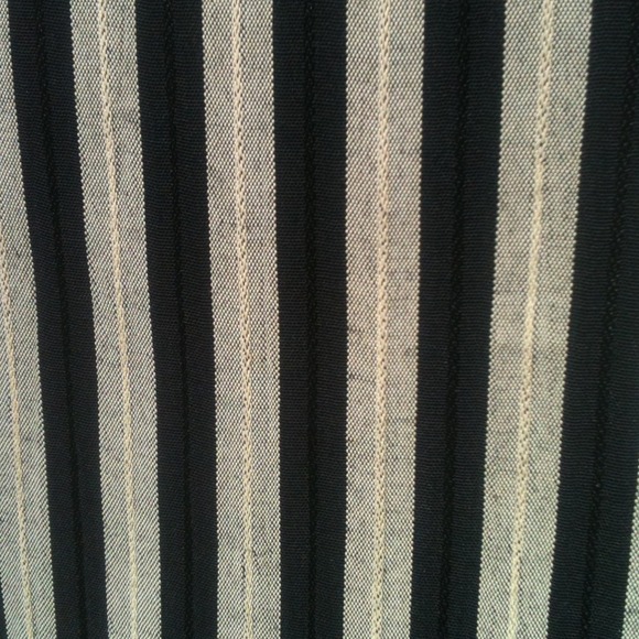 Striped top. - Picture 3 of 4