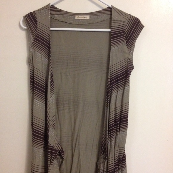 Beautiful Wrap Around Striped Printed Dress Size Small - Picture 2 of 7
