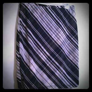 Express Dresses & Skirts - Reduced! Express black and white striped skirt Express Dresses & Skirts - Reduced! Express black and white striped skirt
