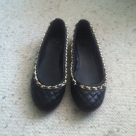 Reserved!! @sexymom. Flats.