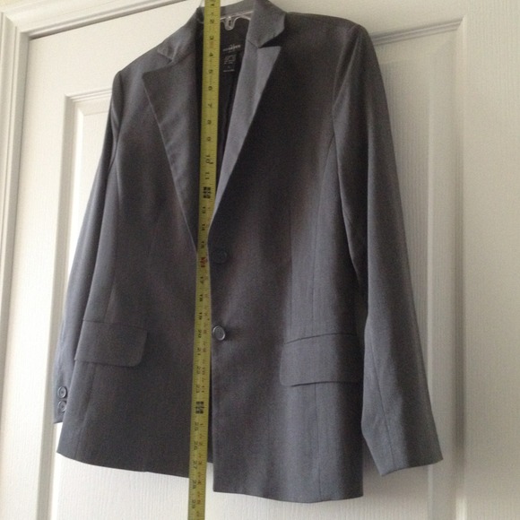 Suit jacket " PRICE REDUCED" - Picture 4 of 4
