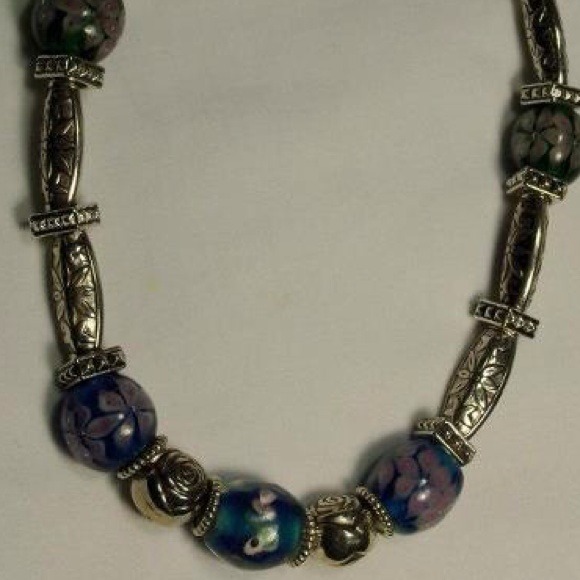Handmade glass bead necklace - Picture 1 of 3