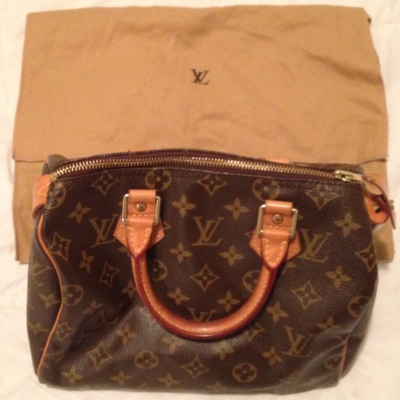 SOLD!! Authentic Louis Vuitton Speedy 25 mono