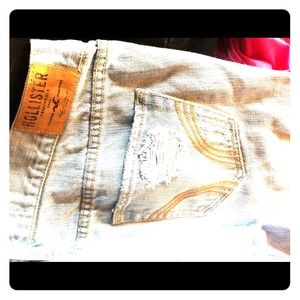 Hollister distressed Capris :)