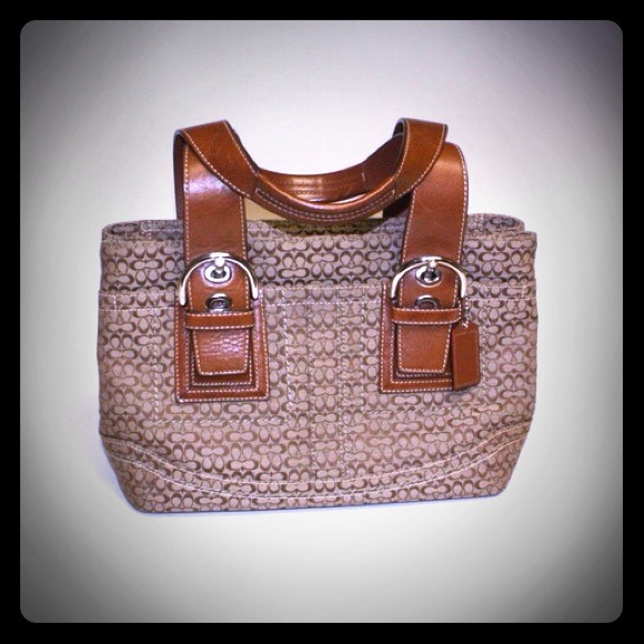 Coach Handbags - REDUCED AUTHENTIC LIKE NEW Coach handbag