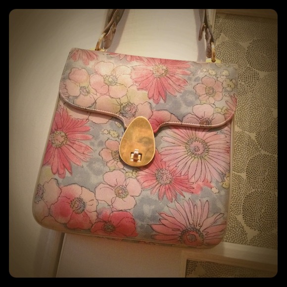 Reserved for @sjaramillo3 - Vintage Floral Handbag