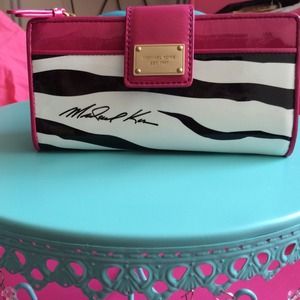🎉🎉🎉Reduced Authentic Michael Kors Wallet