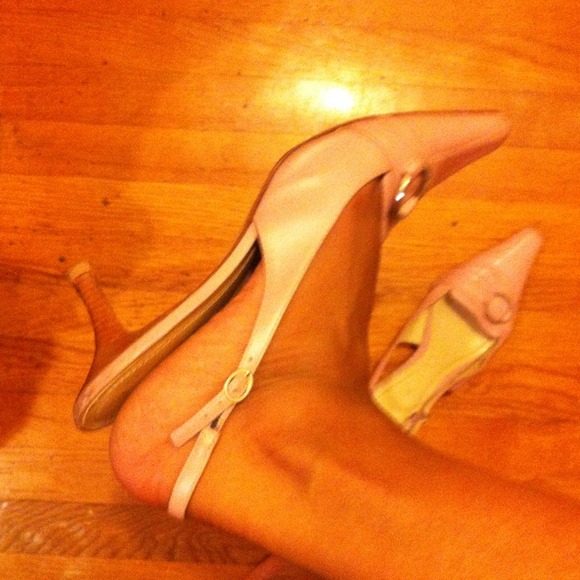 soft pink leather Ann Taylor slingbacks - Picture 3 of 3