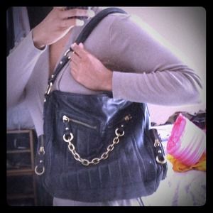 ❌Reserved❌@lbnsf Black bag w/ gold chain hardware!