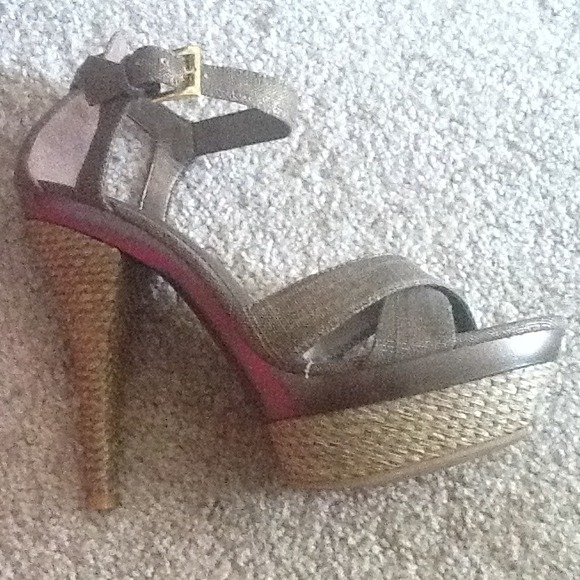 Reserve @runinpearls New, never worn summer heels