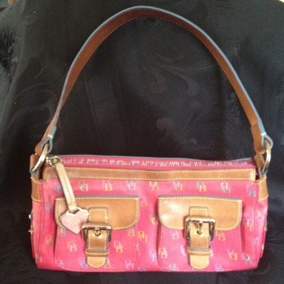 **AUTHENTIC* Dooney and Bourke purse