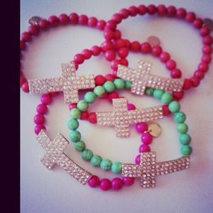 Cross bracelet with beads