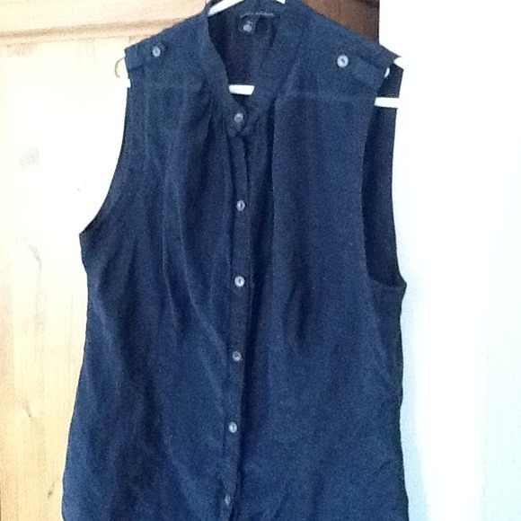 Banana Republic Sleeveless Blouse