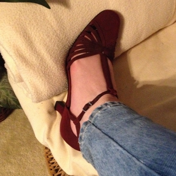 Laura Scott Shoes - Ladies shoes worn once to wedding Laura Scott Shoes - Ladies shoes worn once to wedding