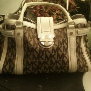 New Michael Kors hand bag.