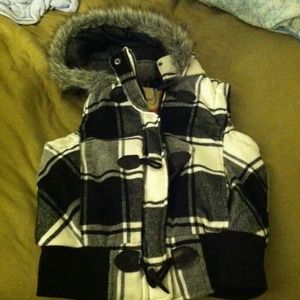 ❌RESERVED FOR @lanykamkay Black & White Vest