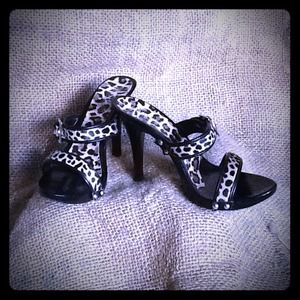 Strappy Cheetah Print Pumps