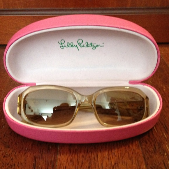 Lilly Pulitzer sunnies!