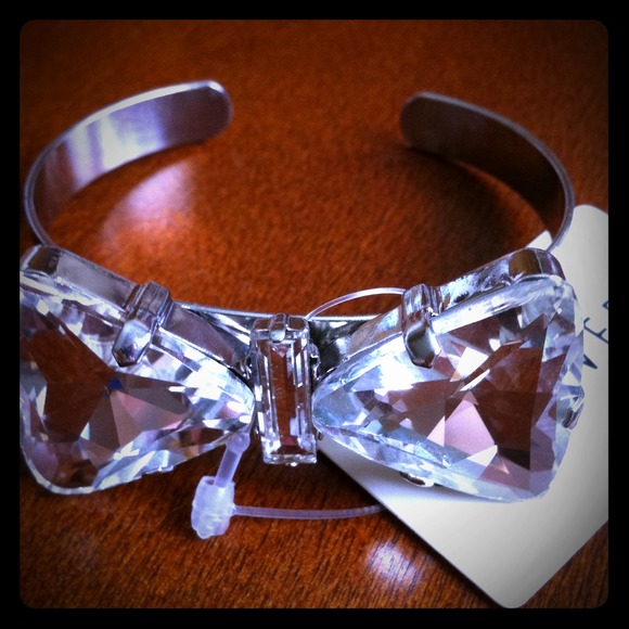 Forever 21 bow bracelet