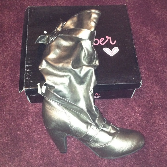 Brand new pewter calf boots!