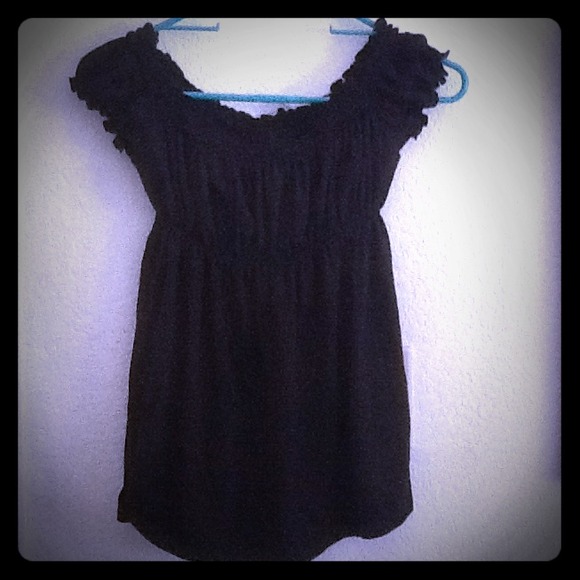 BUNDLE @staceylane Black Ruffle Top+ Run Bracelet