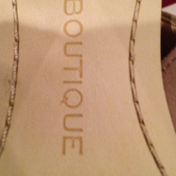 Neutral but Hot Heels - Picture 4 of 4