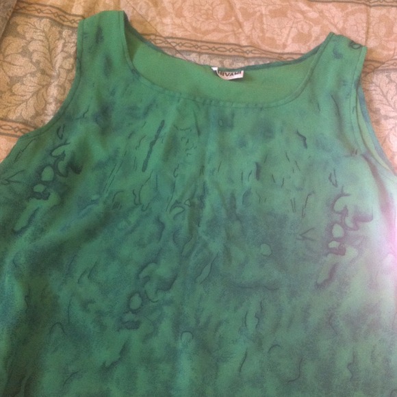 Green tank with inside lining.