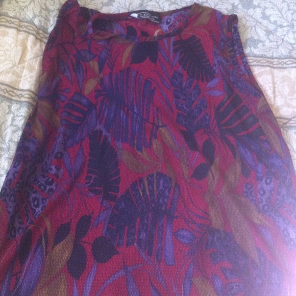 Simple printed shirt with a flare
