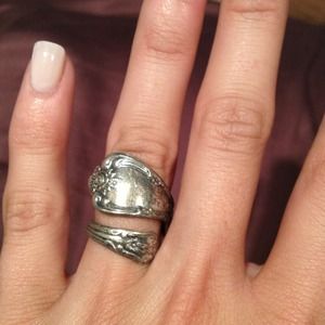 Vintage Wm. A. Rogers Oneida LTD silver spoon ring