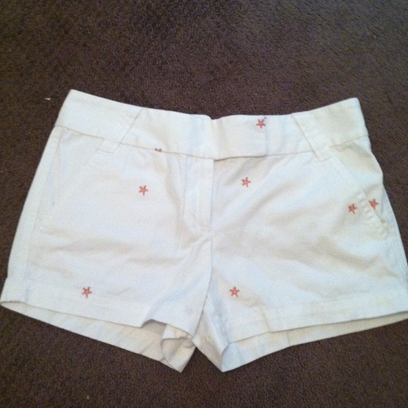 J. Crew Pants - JCrew white chino short with pink starfish