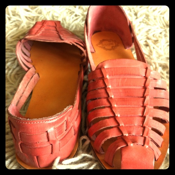 SOLD - Pinky/peachy Sandals