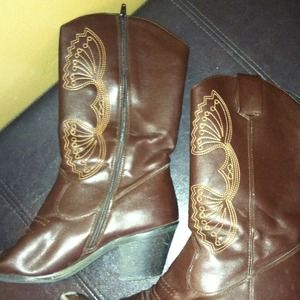 Brown cowgirl boots