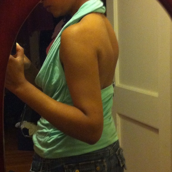 ☀️ light blue soft halter top - Picture 2 of 3