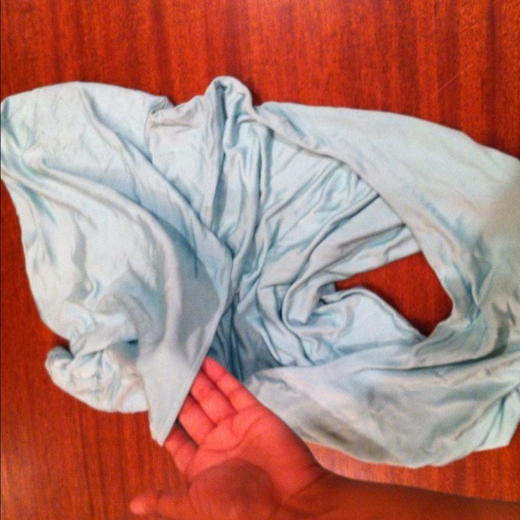 ☀️ light blue soft halter top - Picture 3 of 3