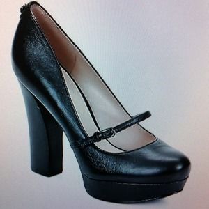 NEW Guess new pumps, size 7,5, black