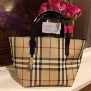 Burberry Handbags - ✋Reserved @ljacob4811✋Burberry Nova Check tote. Burberry Handbags - ✋Reserved @ljacob4811✋Burberry Nova Check tote.