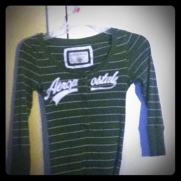 Aeropostal long-sleeved shirt.