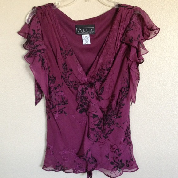 💢RESERVED for @lulabel5💢 Beautiful Dress Top