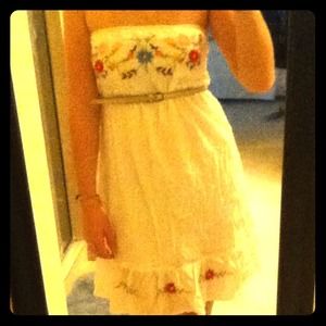 Dresses & Skirts - REDUCED White dress with flowers Dresses & Skirts - REDUCED White dress with flowers