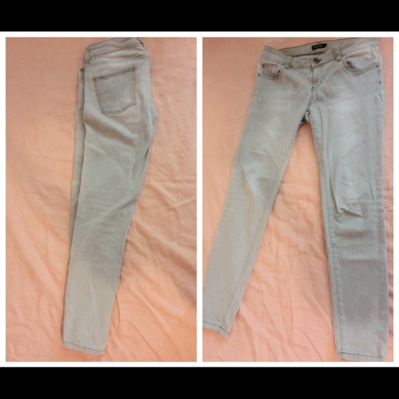 Grey skinny jeans