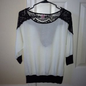 Small Cream and Black Blouse!