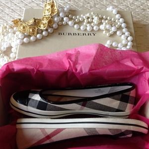 🎉🎉SOLD🎉🎉Burberry Ballerina flats size 38