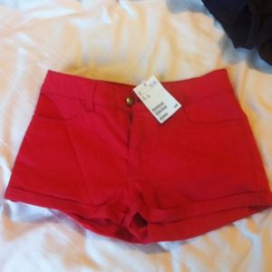 H&m red shorts!