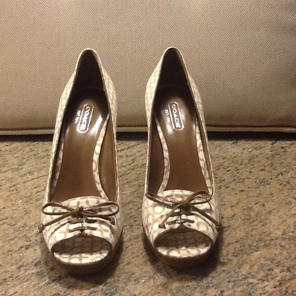 *Reserved* for @muscleanje Coach Shoes