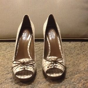 *Reserved* for @muscleanje Coach Shoes